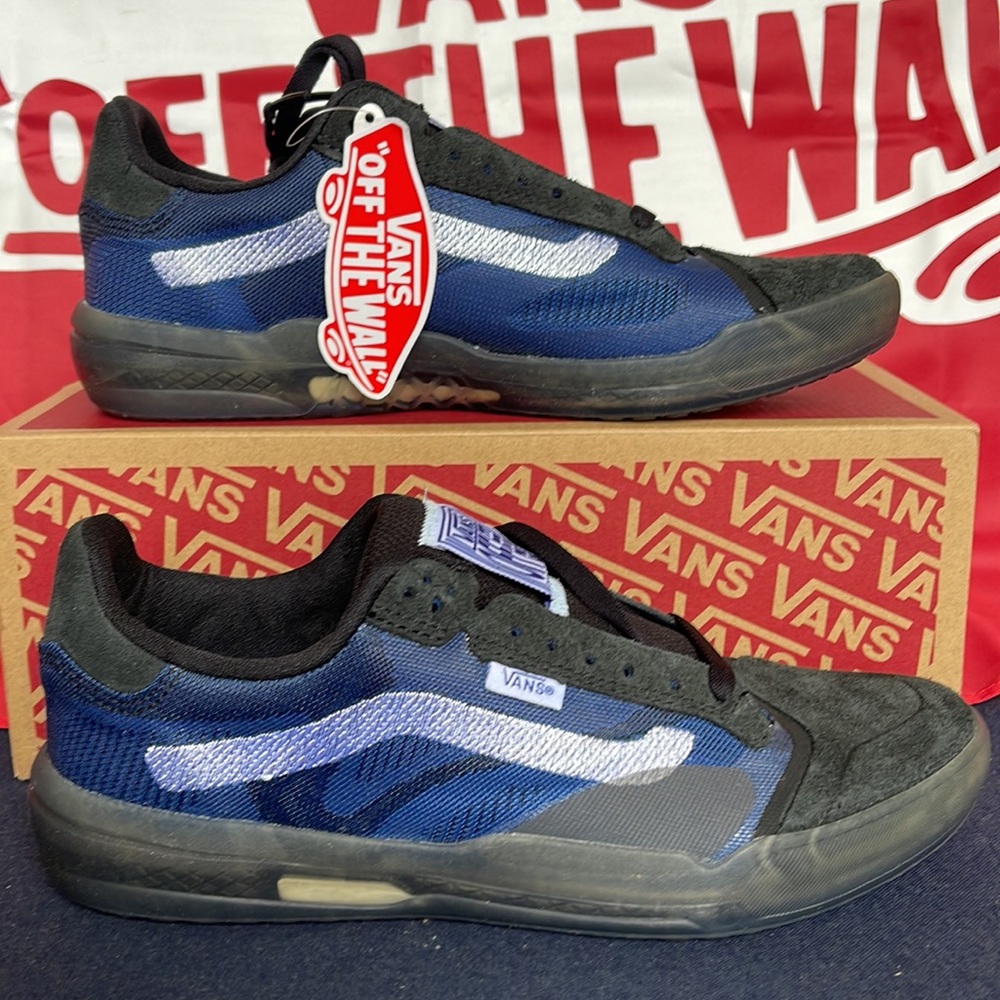 Vans Evdnt Ultimatewaf
(Deuce) Black/True Blue
VNOA5DY78B2
WMNS Skate Sneakers